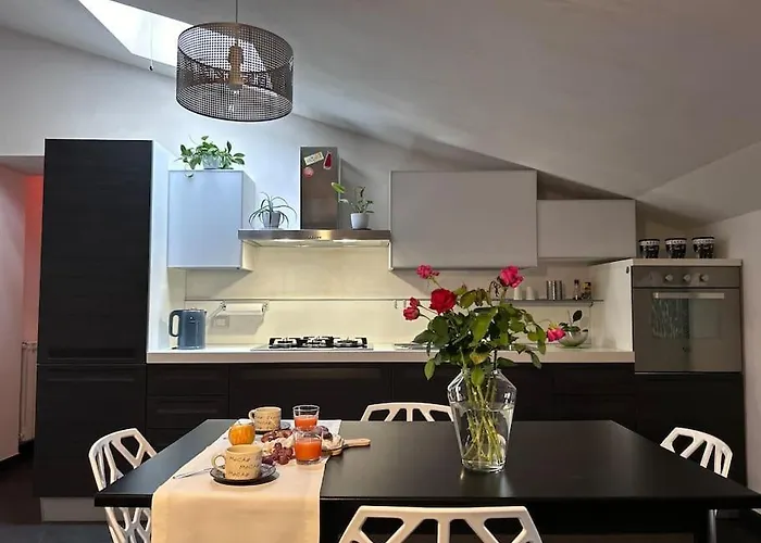 Elegante Appartamento Privato In Palazzo Storico Del XVIII - Pieno Centro
