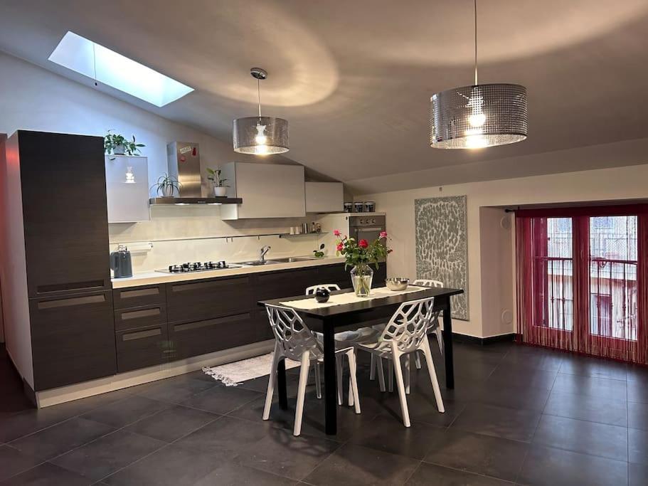 Elegante Privato In Palazzo Storico Del Xviii - Pieno Centro Apartment *
